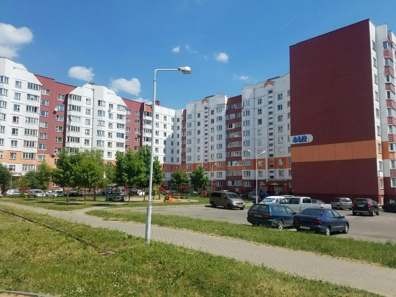 Apartment On Metro Mihalova Minsk Exterior photo